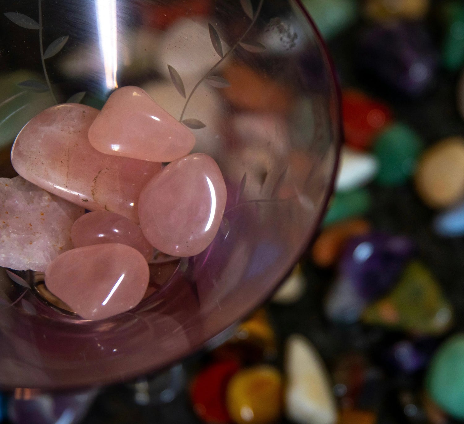 pierres naturelles dans bol 