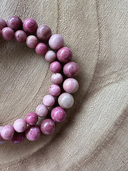 Bracelet Rhodonite d'Australie sur bois 