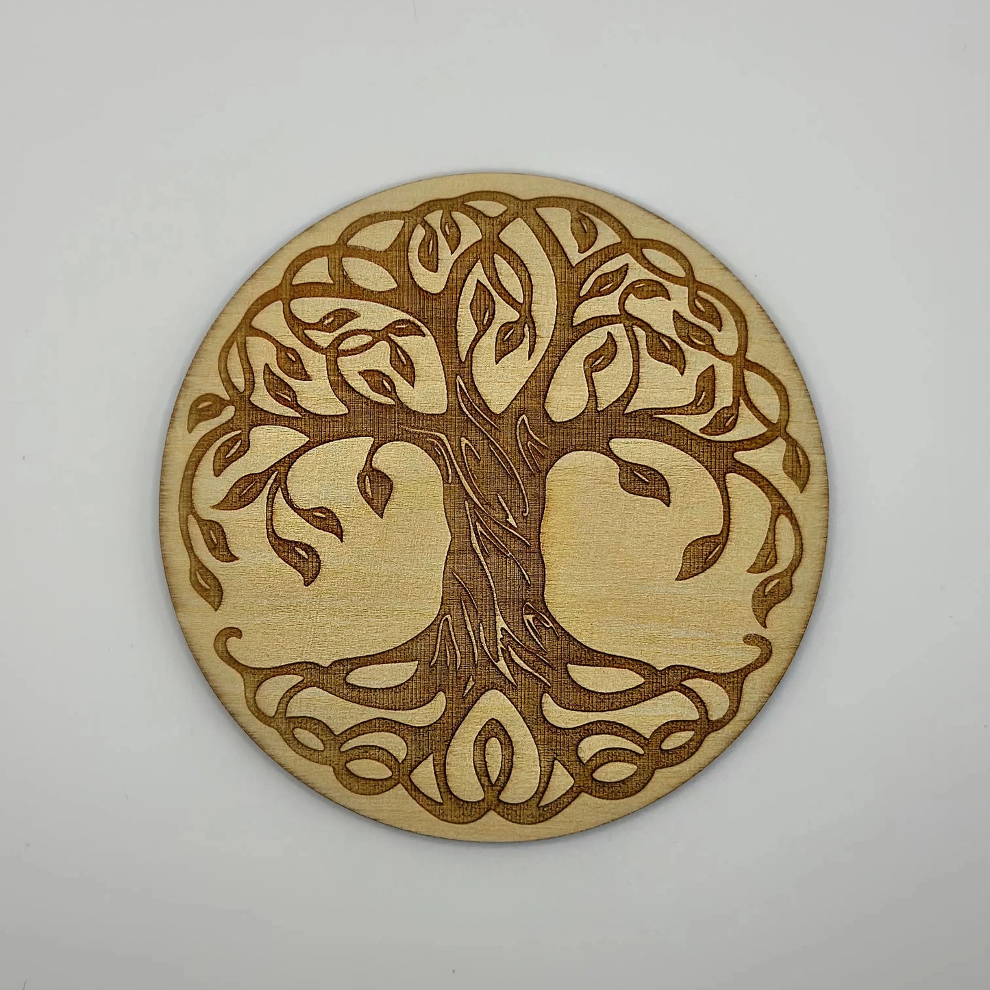 plaque en bois gravée arbre 