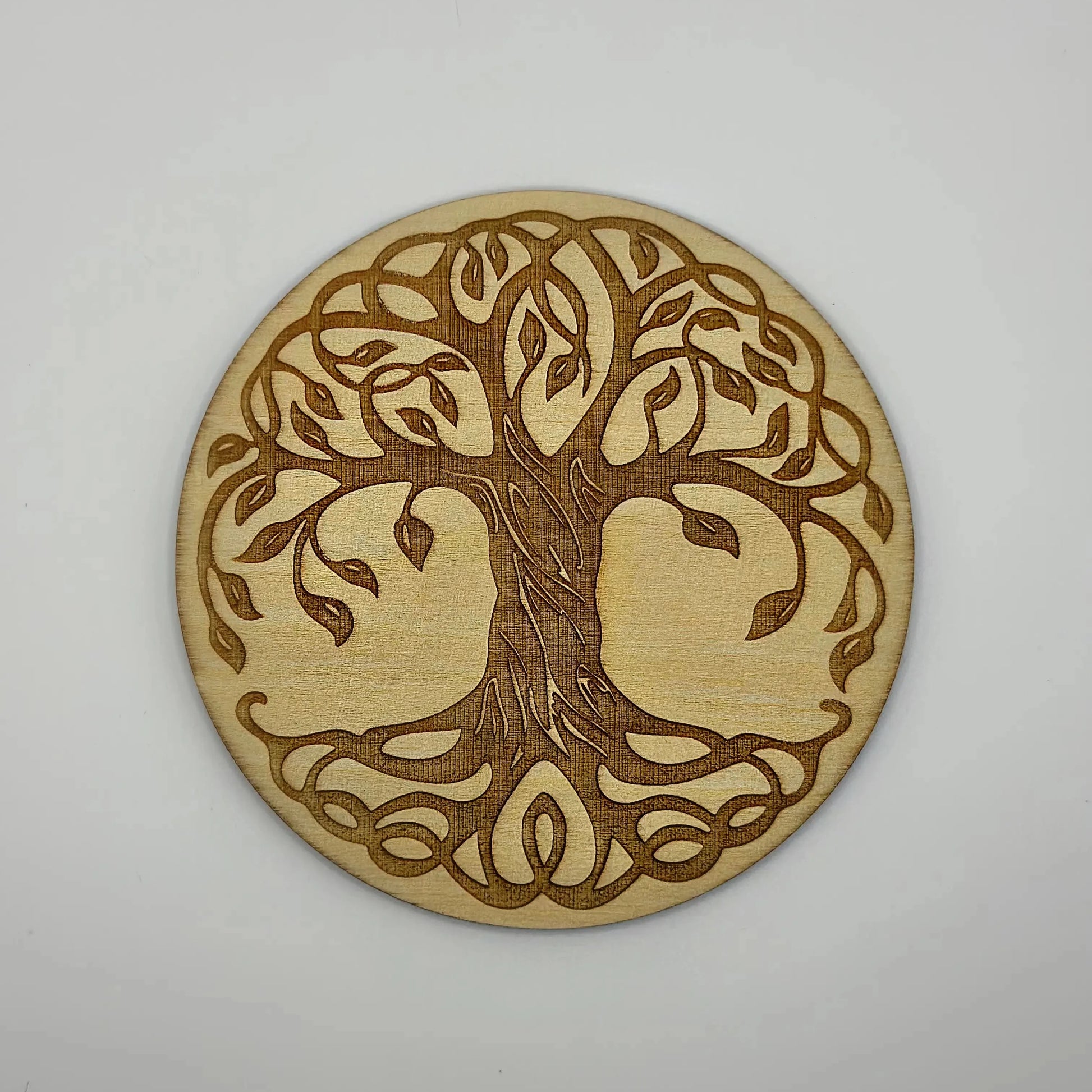plaque en bois gravée arbre 