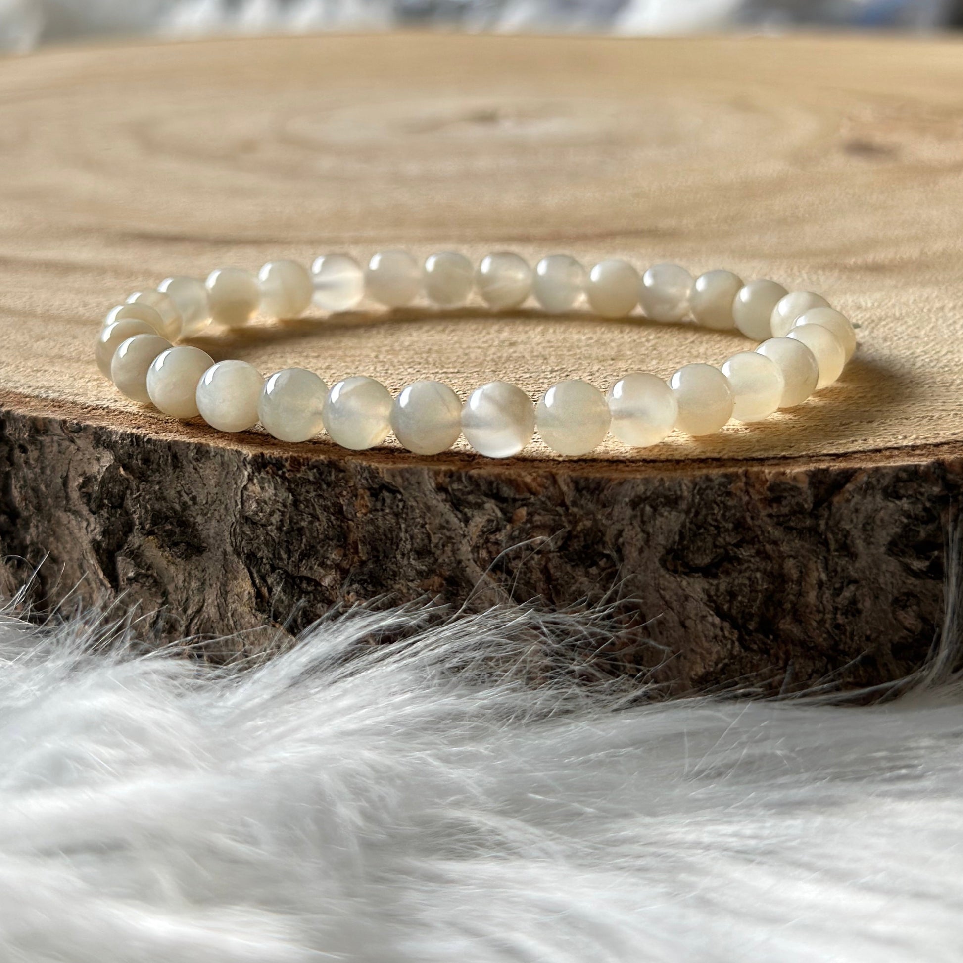 bracelet pierre de lune sur bois et tissu