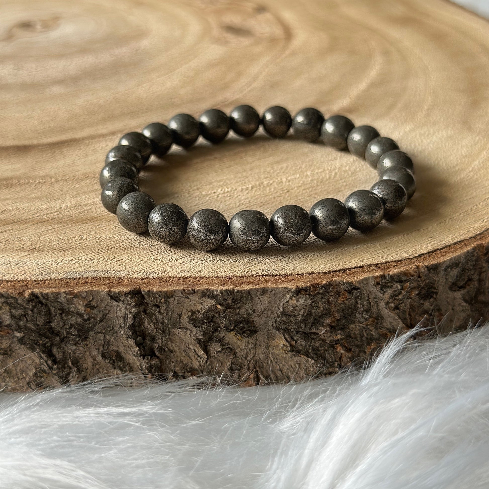 bracelet pyrite sur bois et tissu