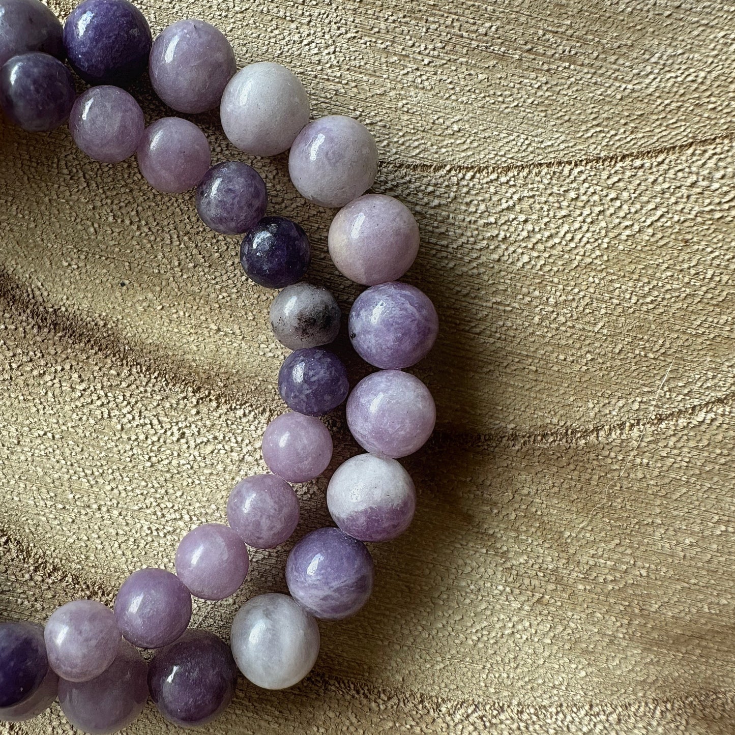 2 bracelets lépidolite sur bois 