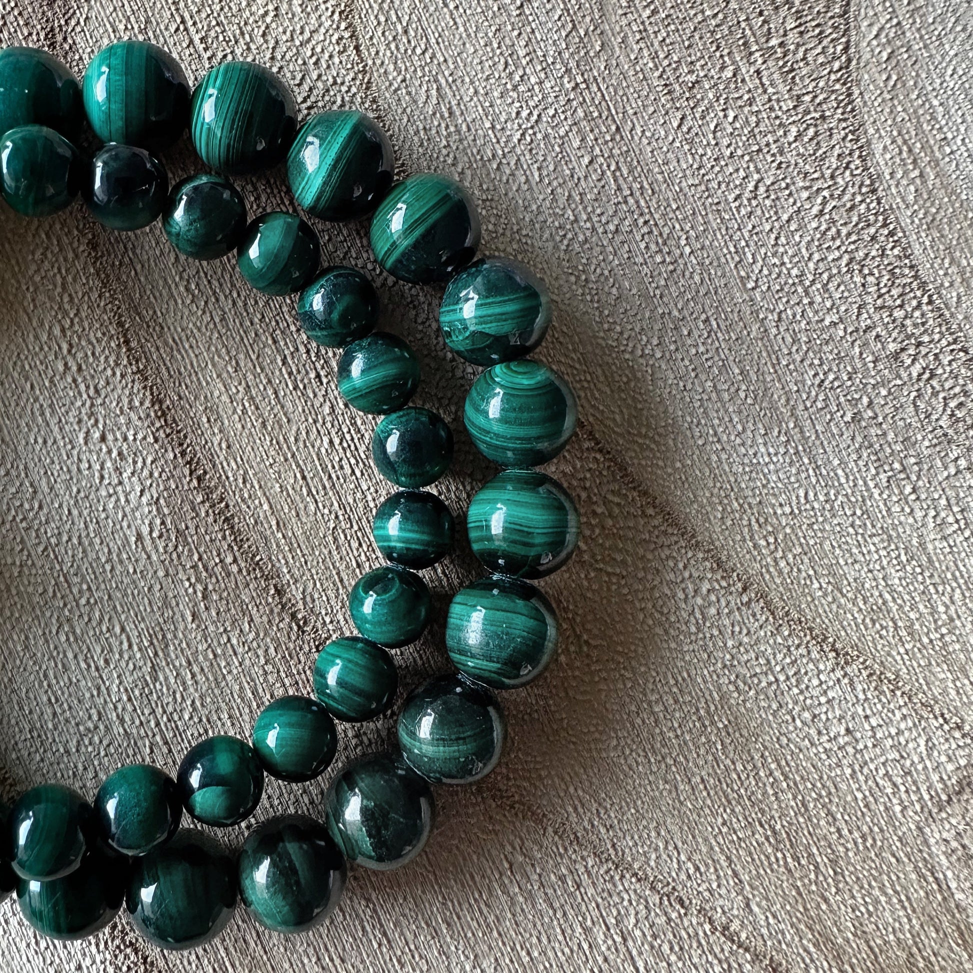 2 bracelets malachite sur bois 