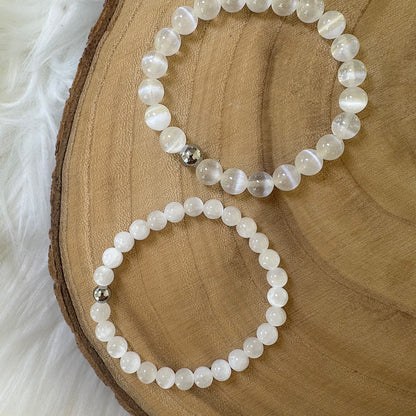 2 bracelets sélénite sur bois et plaide 