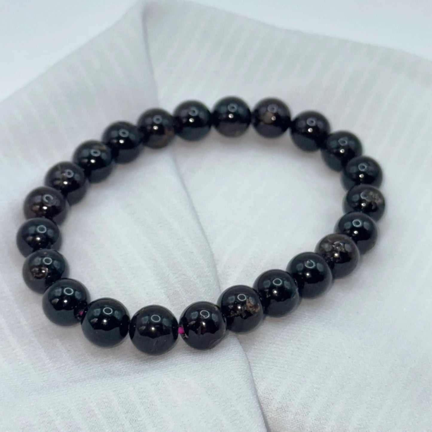 Bracelet Grenat rouge sur soie