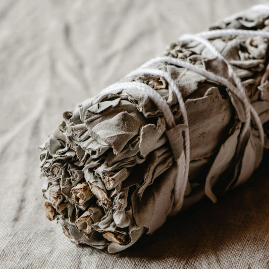 Bâton de fumigation naturel sauge et menthe, idéal pour nettoyer les énergies